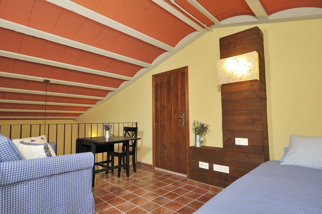 Masia Casa Roja Banyeres del Penedes ภายนอก รูปภาพ