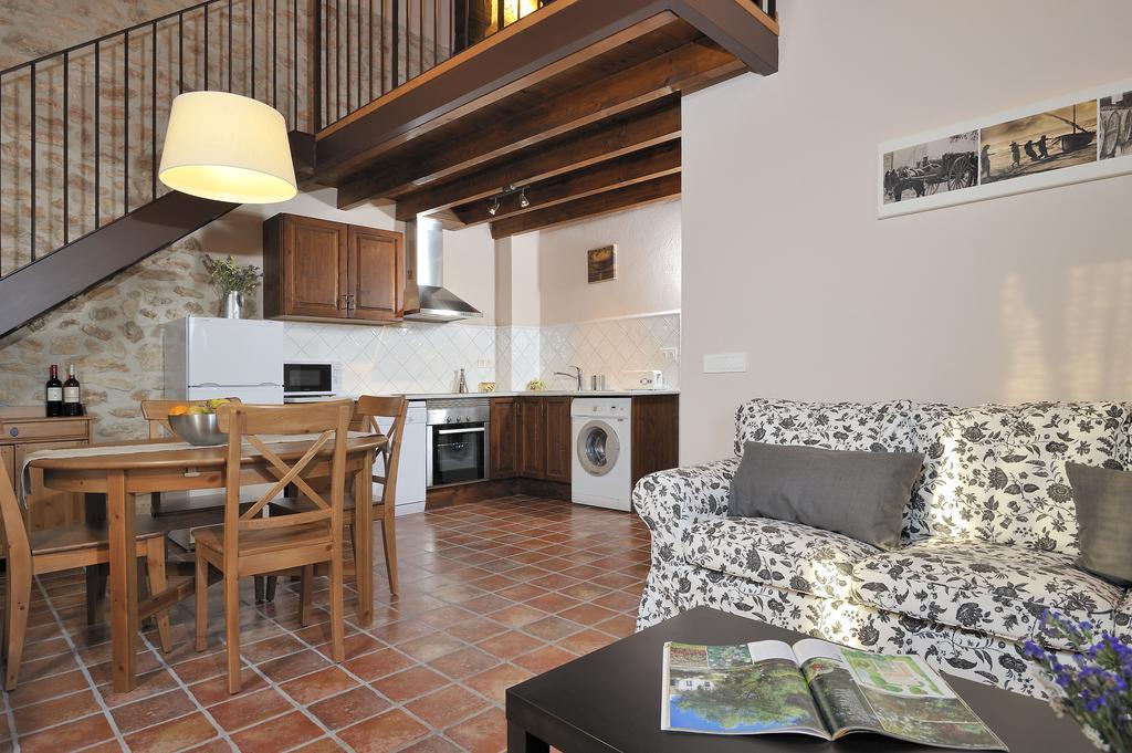 Masia Casa Roja Banyeres del Penedes ภายนอก รูปภาพ
